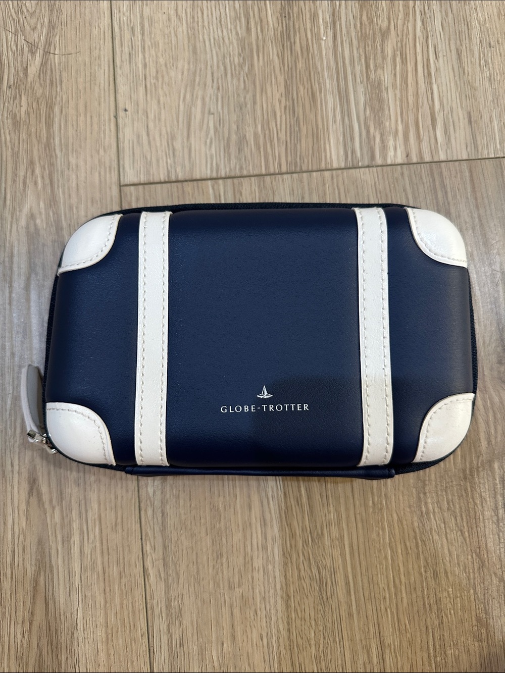 Globe-Trotter Navy and White Leather Toiletry Pouch